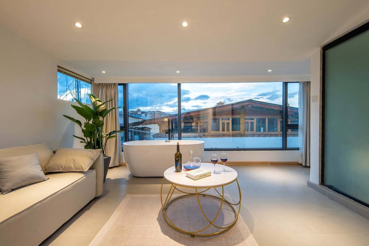 Premier Suite, Patio, Courtyard View