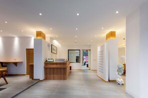 Unclassified image, 4 of 32, button - Shangri-La Jingyue Homestay (Deqin)