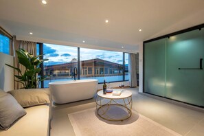 Premier Suite, Patio, Courtyard View - Shangri-La Jingyue Homestay (Deqin)