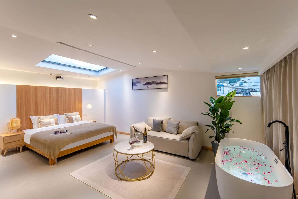 Bureau, espace de travail pour ordinateur portable, rideaux occultants