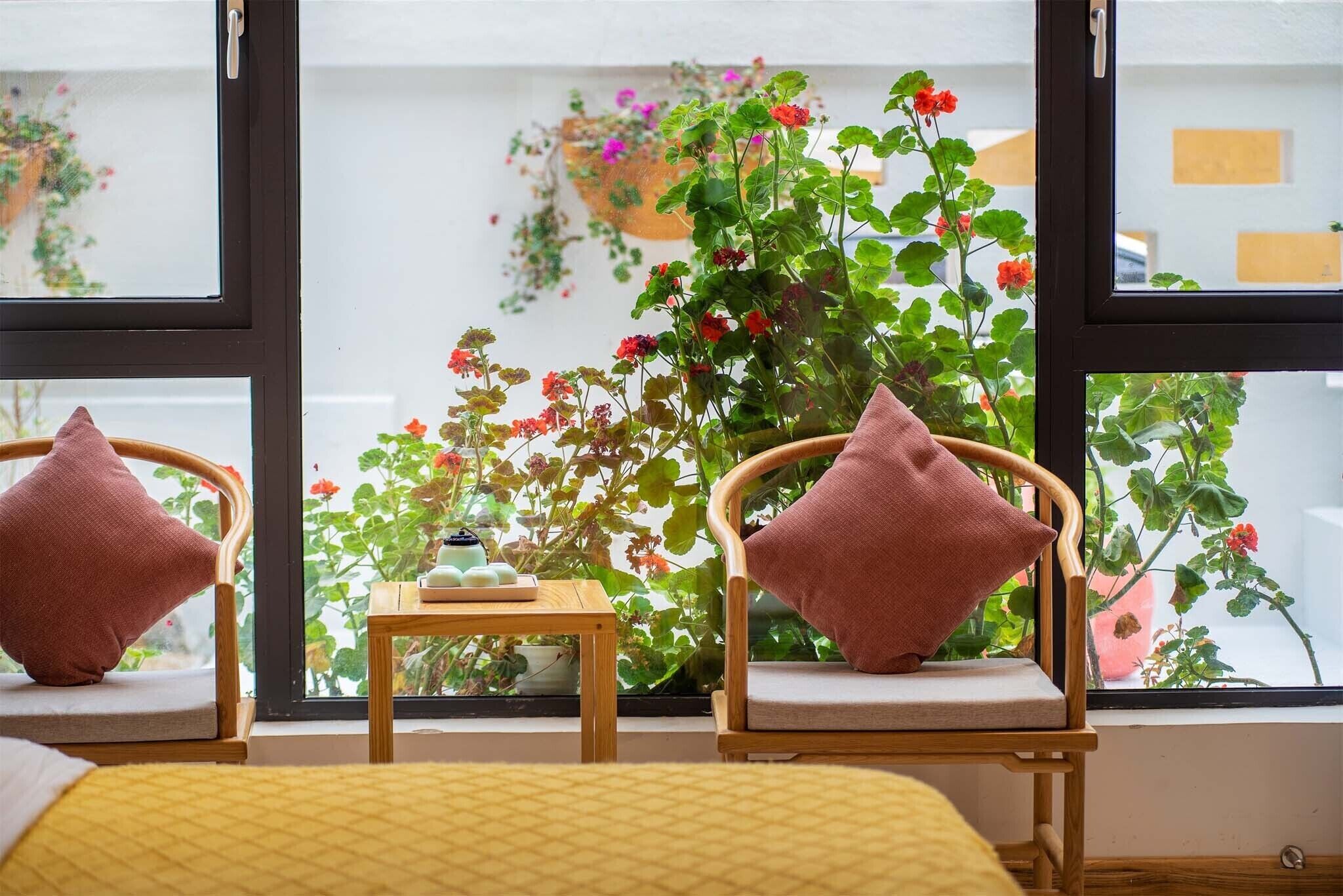 Luxury Double Room, Patio, Hill View | Meja, ruang kerja komputer riba, langsir/tirai gelap terus 