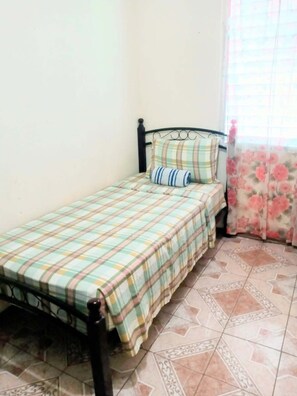 2 bedrooms, iron/ironing board, Internet, bed sheets - 2-bedroom apartment in perfect Belize City with cool AC (Belize City)