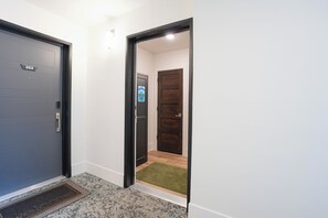 Interior - Blue River Flats Basecamp Condo: Walk to Blue Bird Market & Shops (Silverthorne)