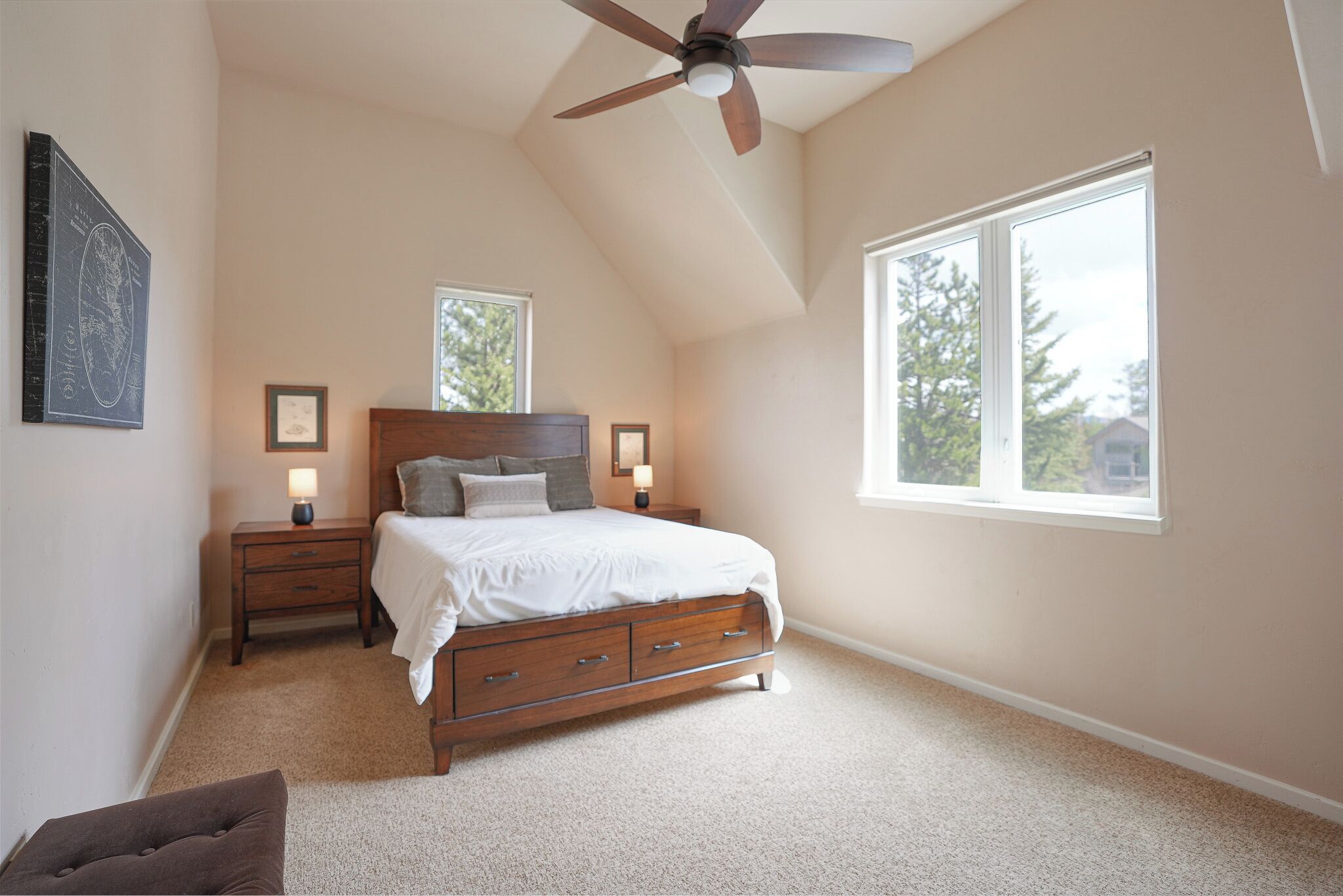 4 bedrooms, desk, iron/ironing board, WiFi