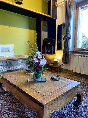 Unclassified image, 5 of 5, button - Studio - Former stable reinvented (Belley)