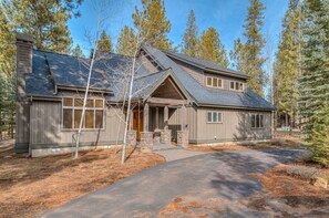 Exterior - Sunriver Vacation Home, Hot Tub, Bikes, SHARC, Dog Friendly (Sunriver)