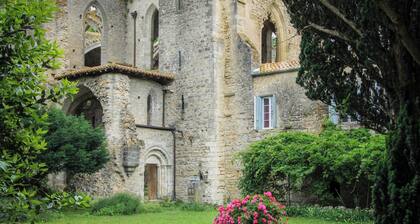 Gite dans une abbaye, classée monument historique à 20 km de la cité Carcassonne