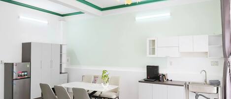 Dortoir Partagé Familial, balcon