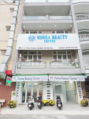 Luokittelematon kuva, 5 kautta 39, painike