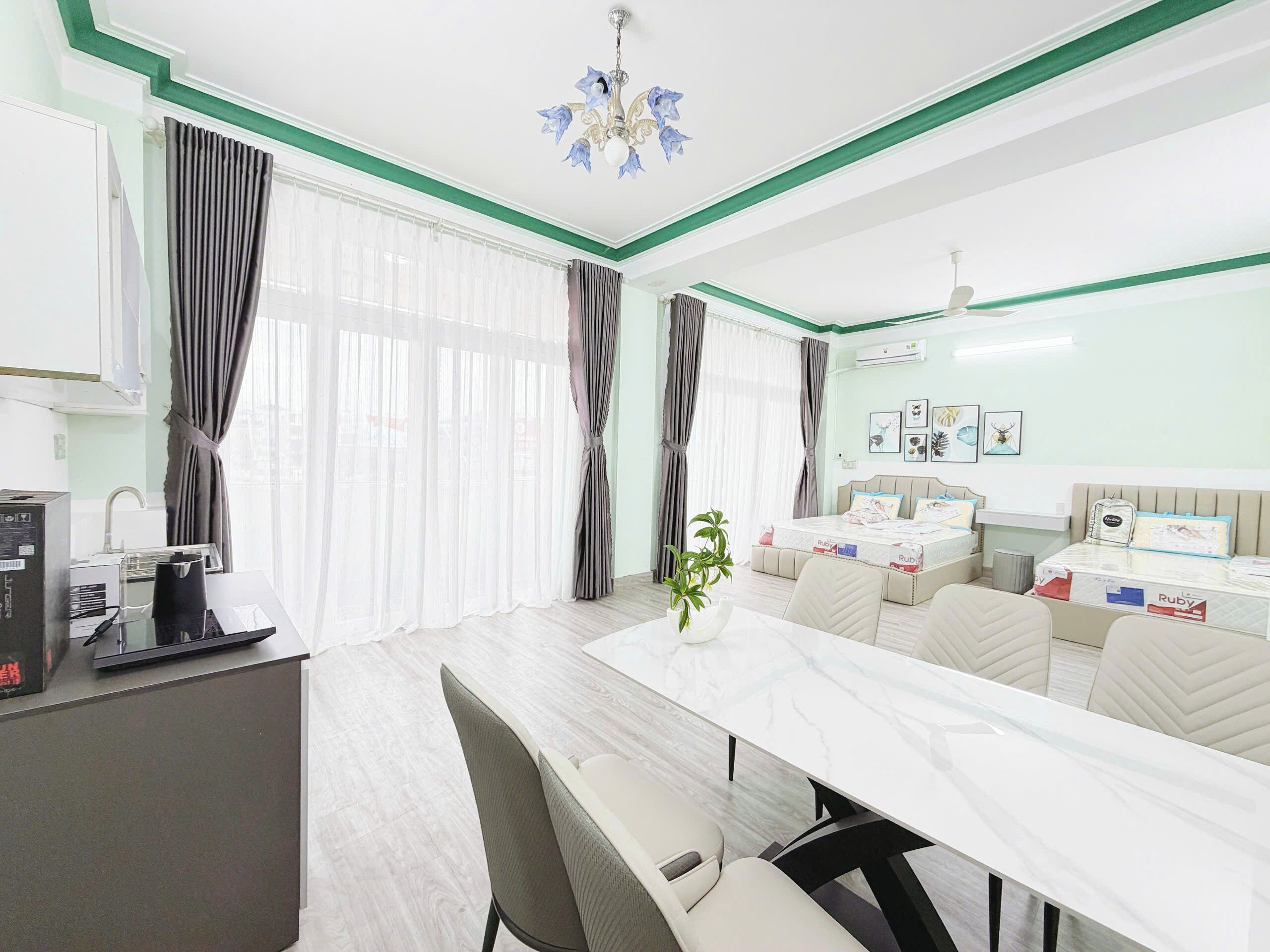 Family Shared Dormitory, Balcony