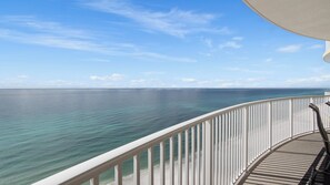 Property grounds - Emerald Isle 1808 - Front row chair service included! Affordable rates! (Panama City Beach)