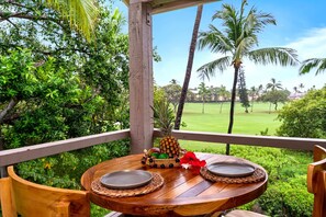 Outdoor dining - Kksr#7-304: Incredibly Private Top Floor Corner w/Golf Course &Ocean Views (Kailua Kona)