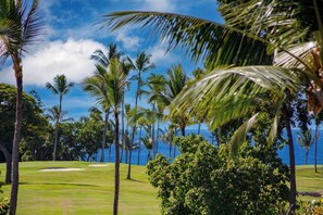 Golf - Kksr#7-304: Incredibly Private Top Floor Corner w/Golf Course &Ocean Views (Kailua Kona)