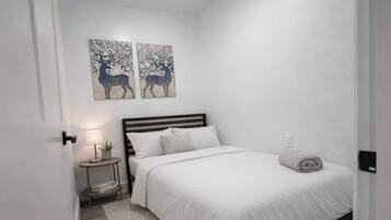 Desk, laptop workspace, free WiFi