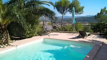 House | Kolam renang