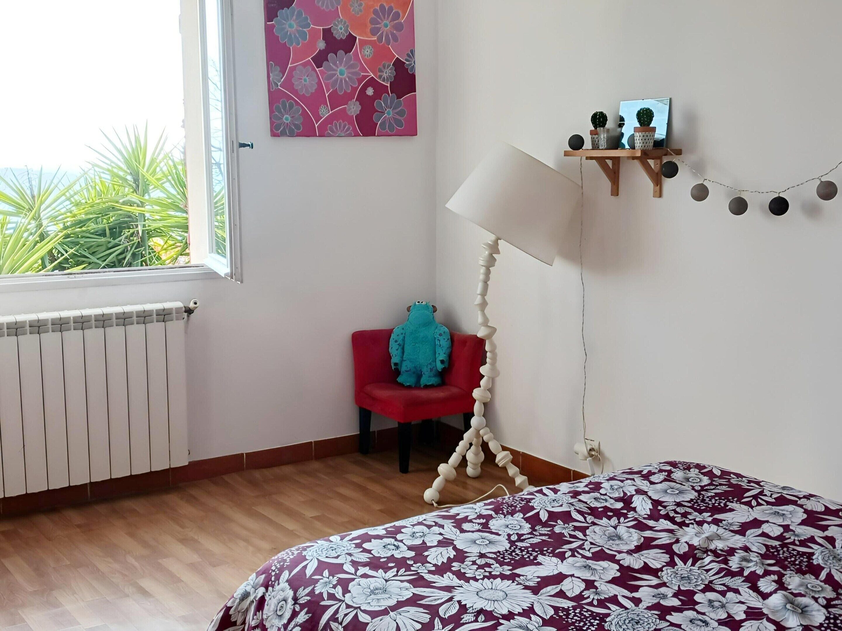 3 bedrooms, individually furnished, laptop workspace