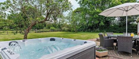 屋外ダイニングエリア