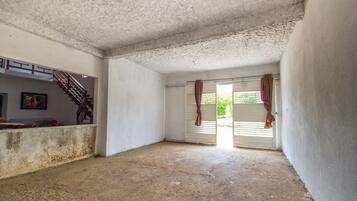 Casa, para fumantes | 3 quartos