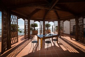 Outdoor dining - Villa Lisuccia - Two Stunning Independent units for your Vacation, with a view (Campania)