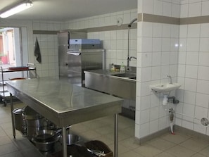 Fridge, microwave, dishwasher