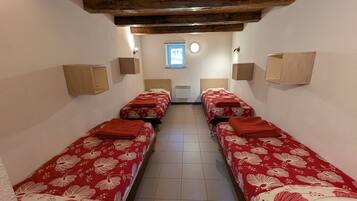 6 bedrooms, free WiFi