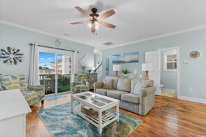 Smart TV - Walk to the Beach 3 BR Beach House with a Shared Pool! Pieradise (Garden City)