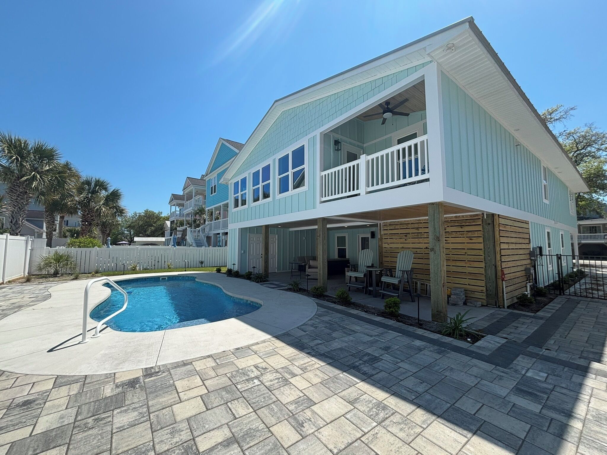 حمّام سباحة مُدفَّأ