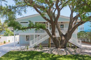 Exterior - Brand New Walk to the Beach 5BR House with Private Pool! Island Time at Surfside (Surfside Beach)