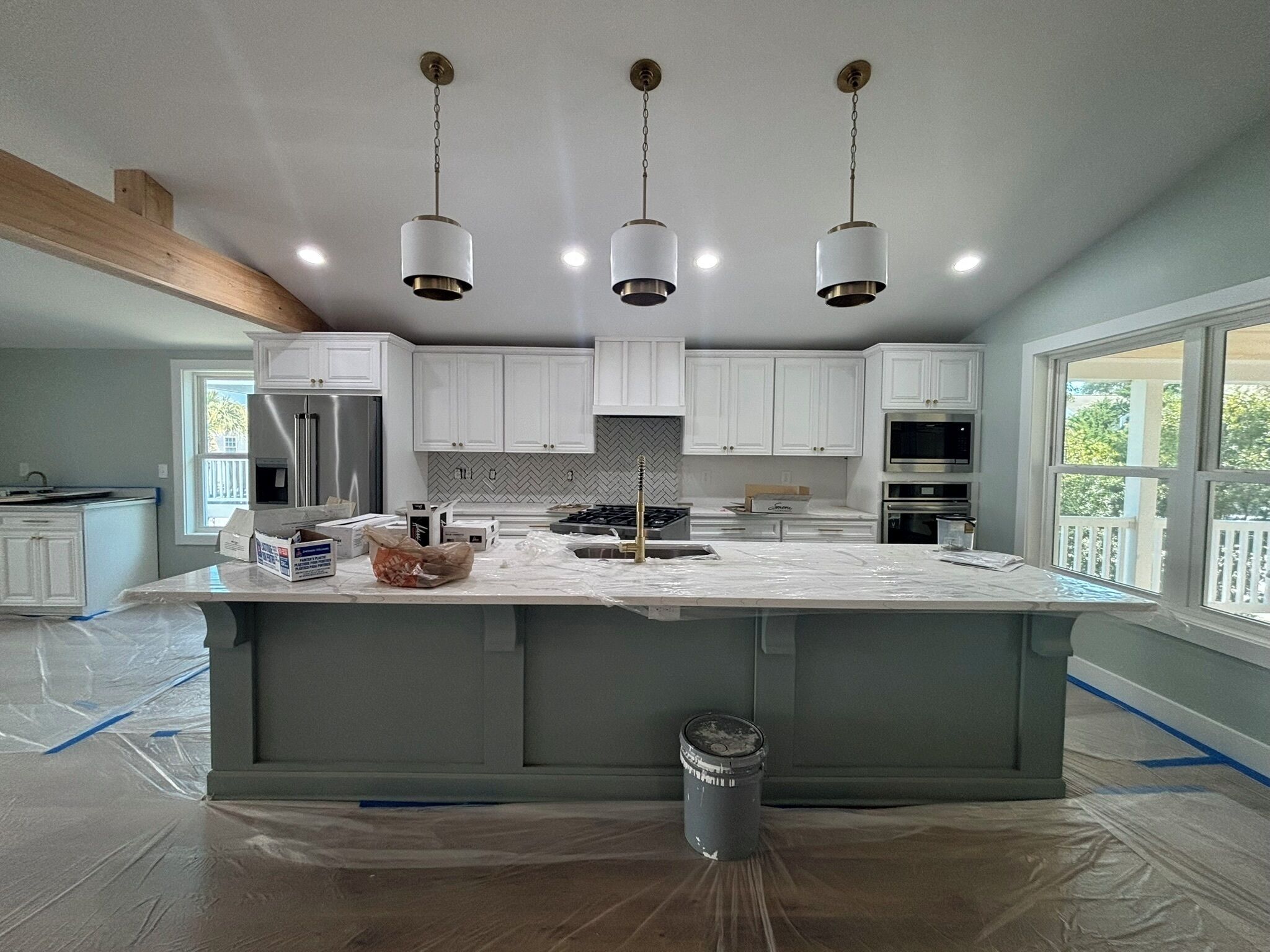 ثلاجة، ميكروويف، فرن، موقد طهي مسطح