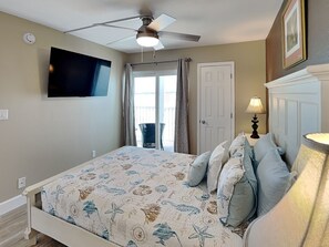 2 bedrooms, iron/ironing board, Internet, bed sheets - Castle Beach 105 | Gulf-Front Retreat w/ Private Lanai + Pool (Fort Myers Beach)