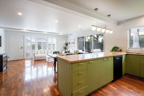 Interior - 800m to Main Beach | River, Cafés & Shops (Ocean Grove)