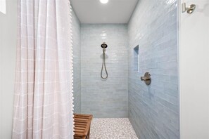 Douche, serviettes fournies