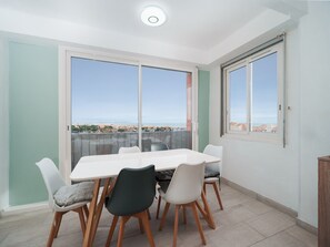 Dining - Light Filled Property Near Sea (Agde)
