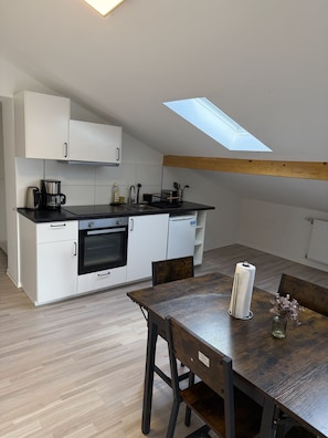 Comfort Studio Suite, Kitchen | Private kitchen | Fridge, oven, cookware/dishes/utensils - CityStay Aparthotel Bergisch Gladbach (Bergisch Gladbach)