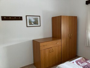 Apartment - Bright Getaway by the Village Lane (Povljana)