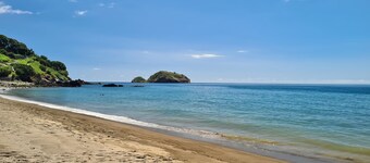 Quiet neighborhood, close to the historic center, beaches and trails - comfort and adventure.