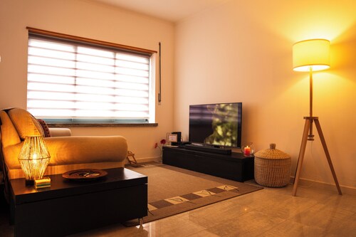 Quiet neighborhood, close to the historic center, beaches and trails - comfort and adventure.