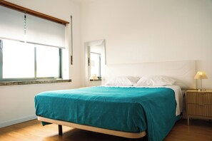 2 quartos, ferros/tábuas de passar roupa, Wi-Fi, roupa de cama