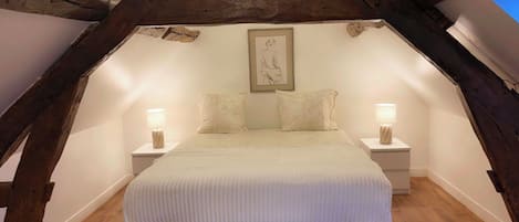 1 bedroom, WiFi, bed sheets