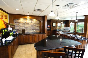 Dining - Free Breakfast Buffet. Close to Great Beaches! (Corpus Christi)