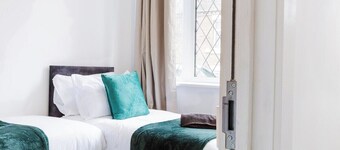 Spacious Home, Ideal for Contractors, Sleeps 7.