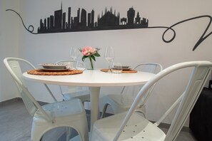 Unclassified image, 5 of 11, button - Milan Porta Venezia Stylish Flat WI-FI fast AC Metro 1 (Milano)