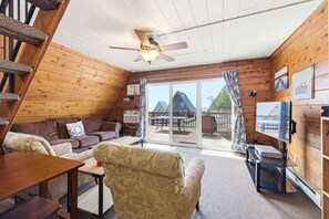 TV - Chalet #25 Walk to Beach Chalet & Resort Amenities (Stevensville)