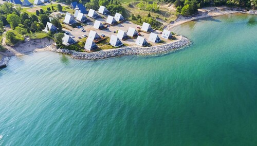 Unit #29: Chalet Walk to Beach Near Resort Pools