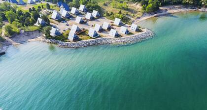 Unit #29: Chalet Walk to Beach Near Resort Pools