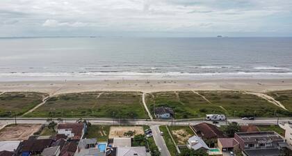 Memora Guesthouse - Suite very close to the beach! 15 minutes from Ilha do Mel!