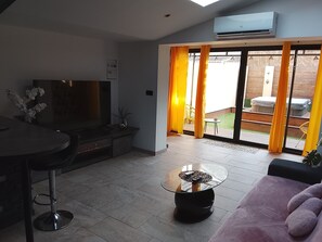 Uklassifisert bilde, 2 av 10, knapp