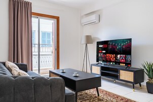 Apartment, Balcony | Living area