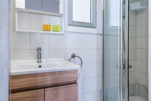 Bathroom - Historical City Centre Suite (Nicosia)