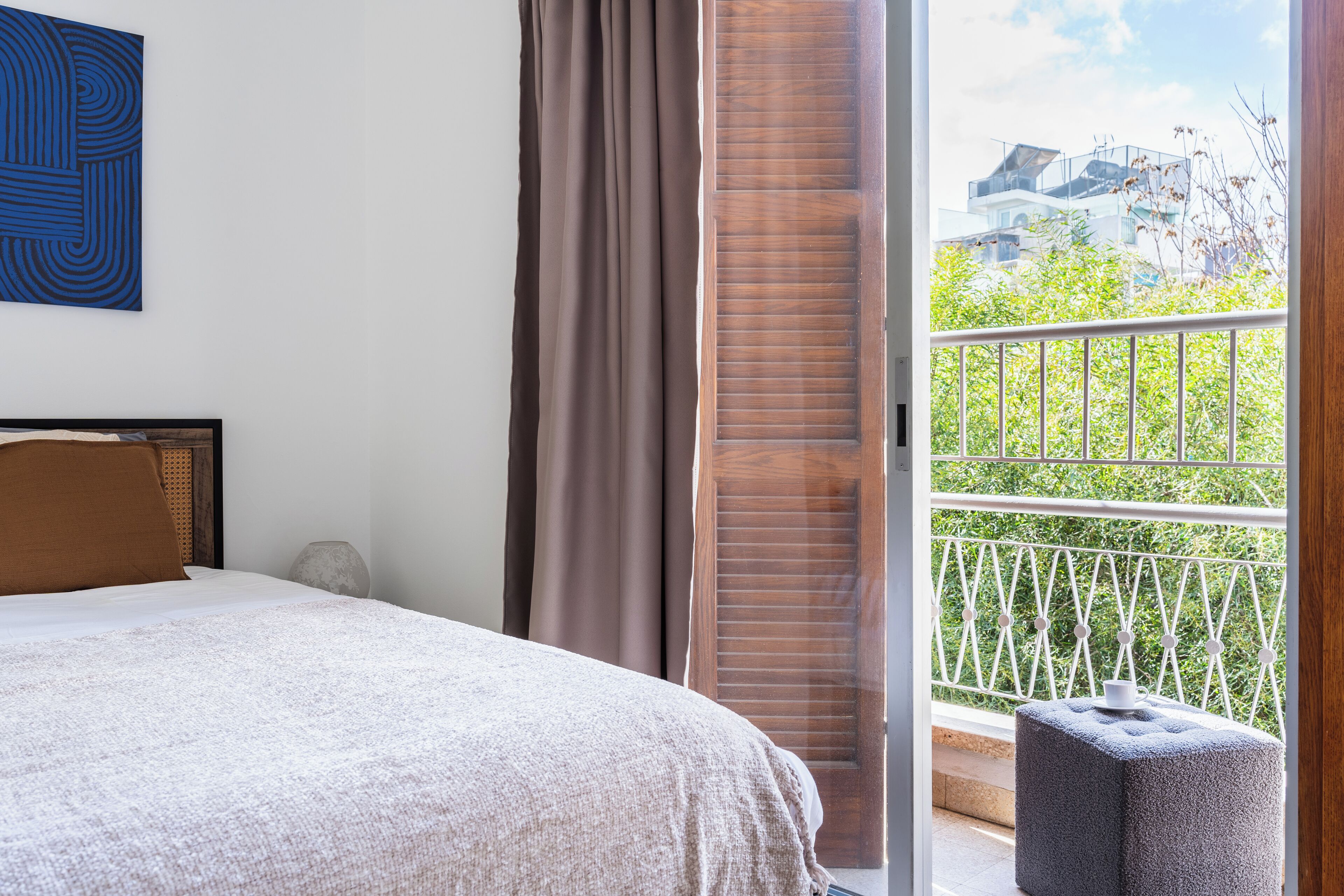 Apartment, Balcony | Meja, seterika/papan seterika, Wi-fi percuma 